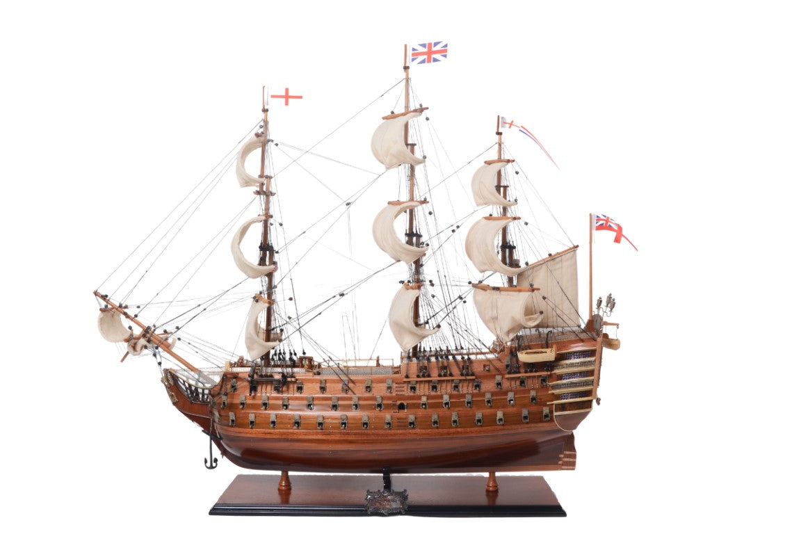Exclusive model of the HMS Victory sailing ship VIC80R