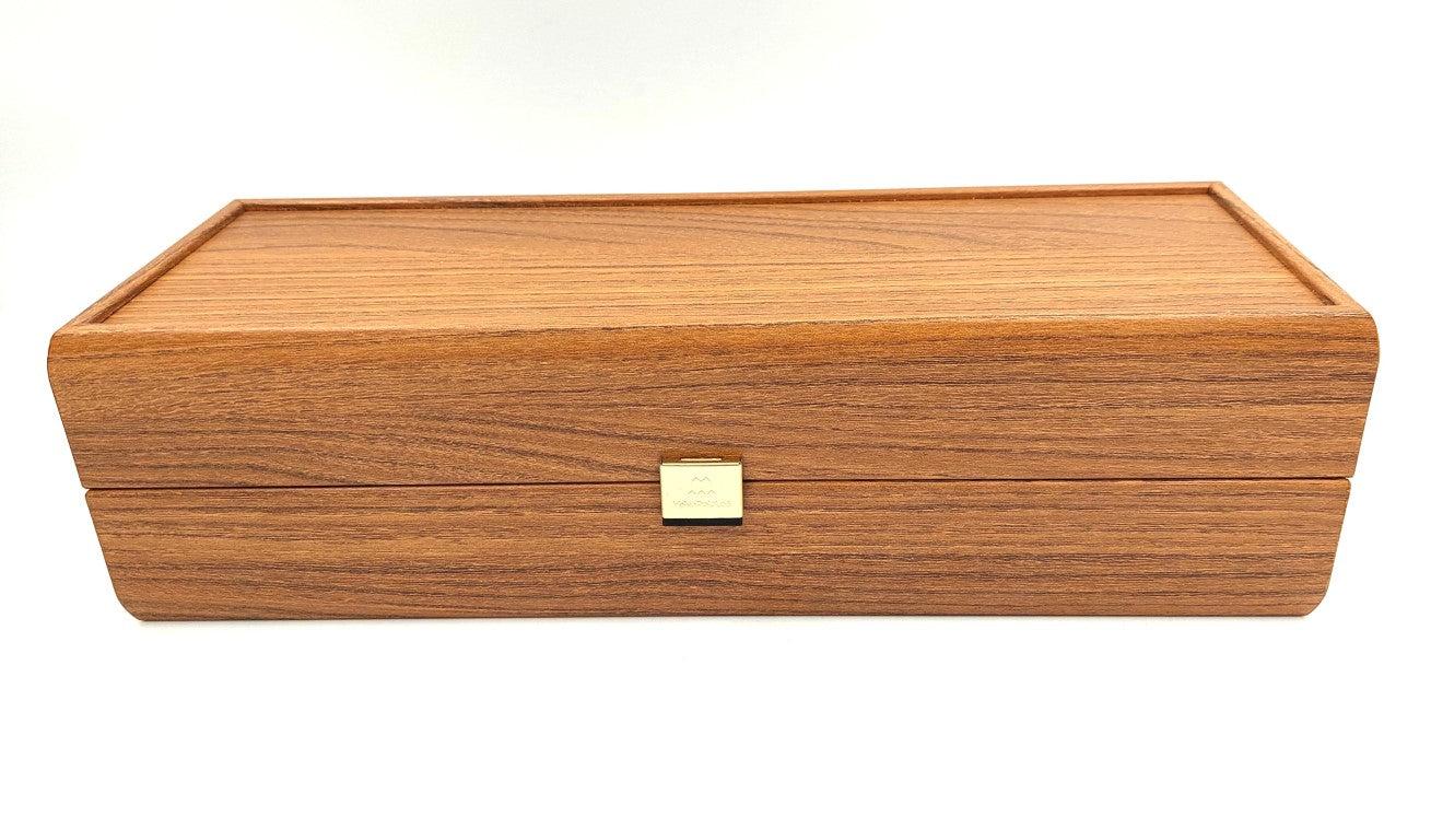 Exkluzivní dřevěná krabička na láhev vína BWXL30 s možností personalizace gravírováním, ořechová, ideální jako dárek, rozměry 35x14x10 cm