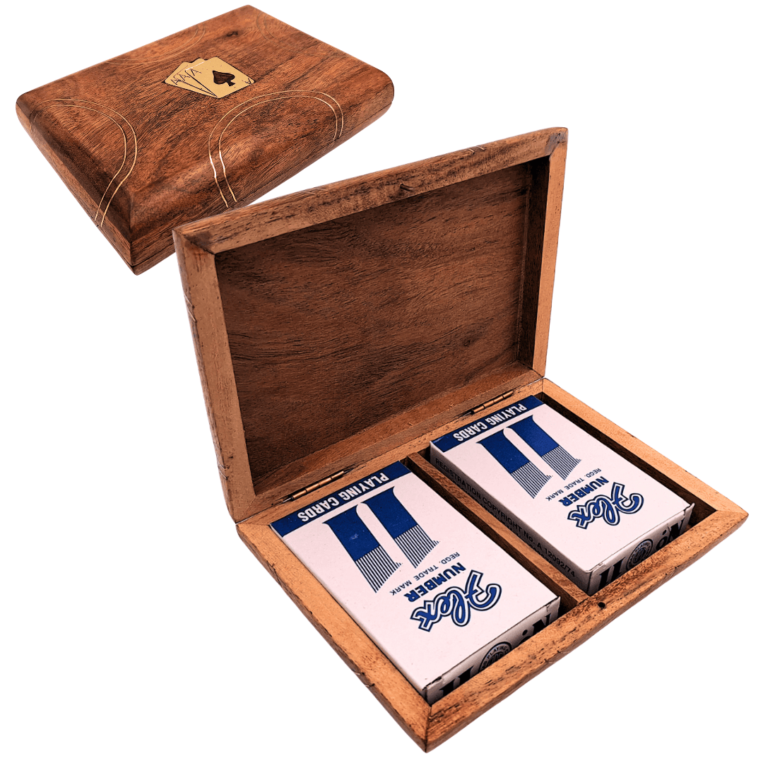 Elegantní sada 2 balíčků karet v dřevěné krabičce s možností personalizace rytím