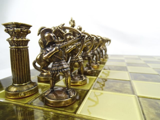Szachy Mosiężne Łucznicy 44x44cm z Możliwością Personalizacji Grawerem - Luksusowy Prezent dla Miłośników Mitologii i Strategii, Wysokiej Jakości Ręcznie Wykonane Figurki
