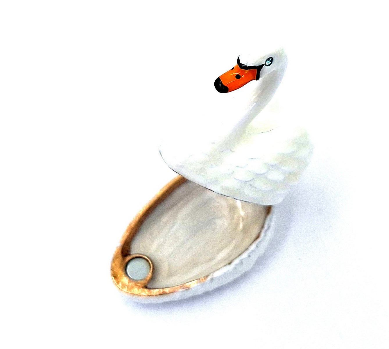 Elegant metal gift box shaped like a swan with customizable engraving, white and gold, perfect for storing jewelry - dimensions 5x3.7x2.7 cm