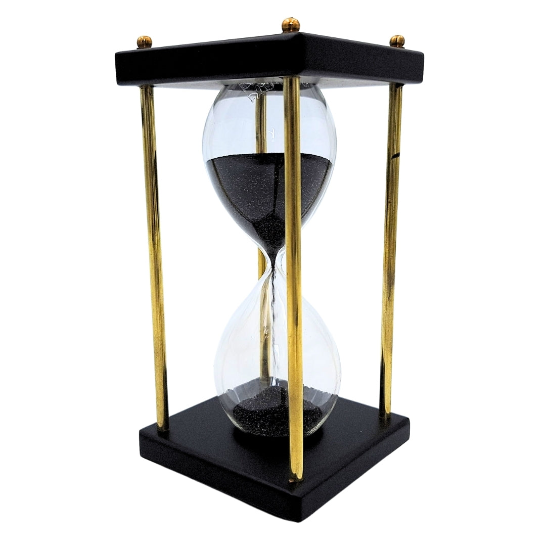 Klepsydra Mosiężno-Drewniana 5 minut z Czarnym Piaskiem z Możliwością Personalizacji Grawerem – Elegancka Dekoracja Retro na Prezent o Wysokości 16 cm
