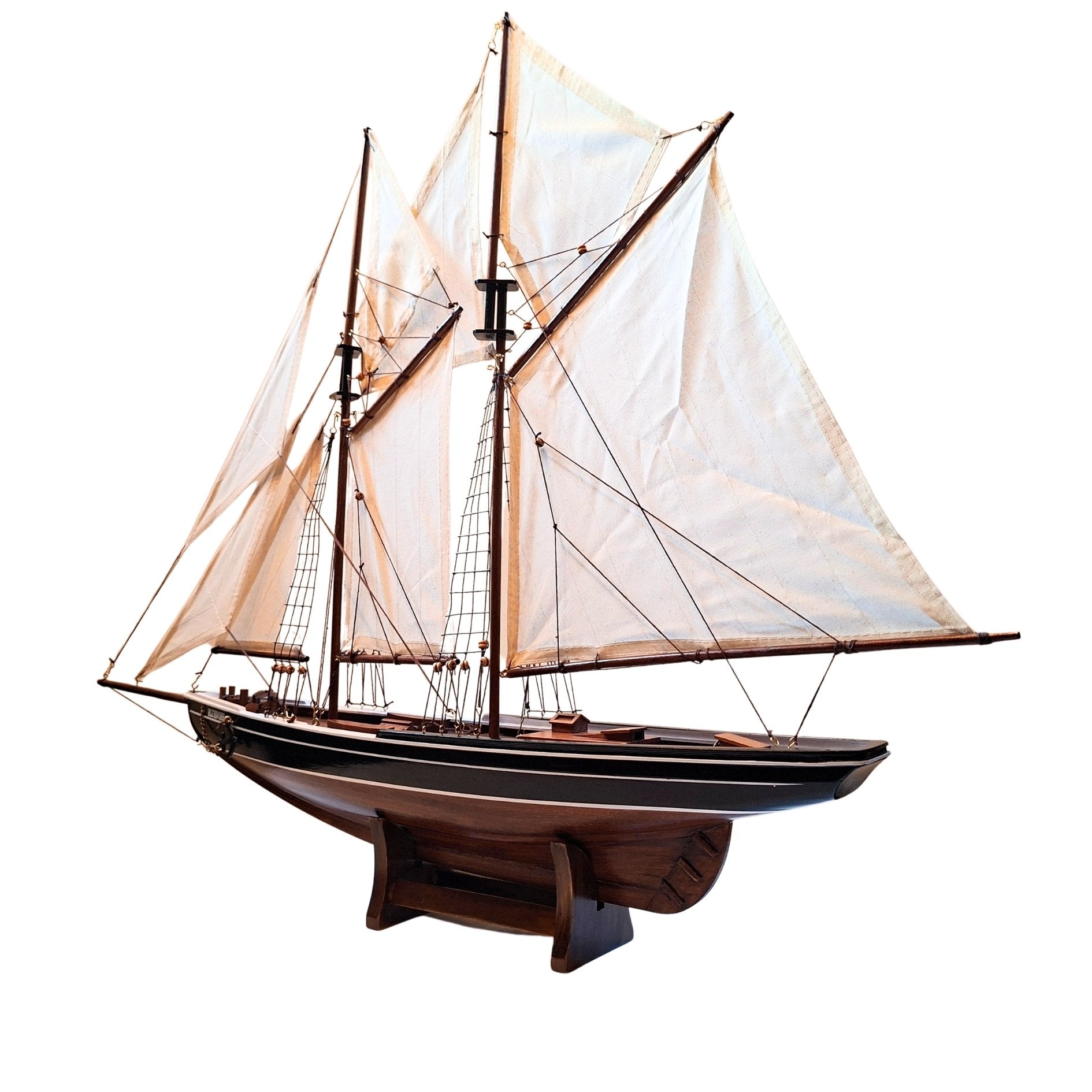 Model Szkunera Bluenose 78 cm z Grawerem - Elegancka Dekoracja Marynistyczna z Drewna na Prezent dla Miłośników Żeglarstwa i Historii Morskiej z Naturalnymi Żaglami
