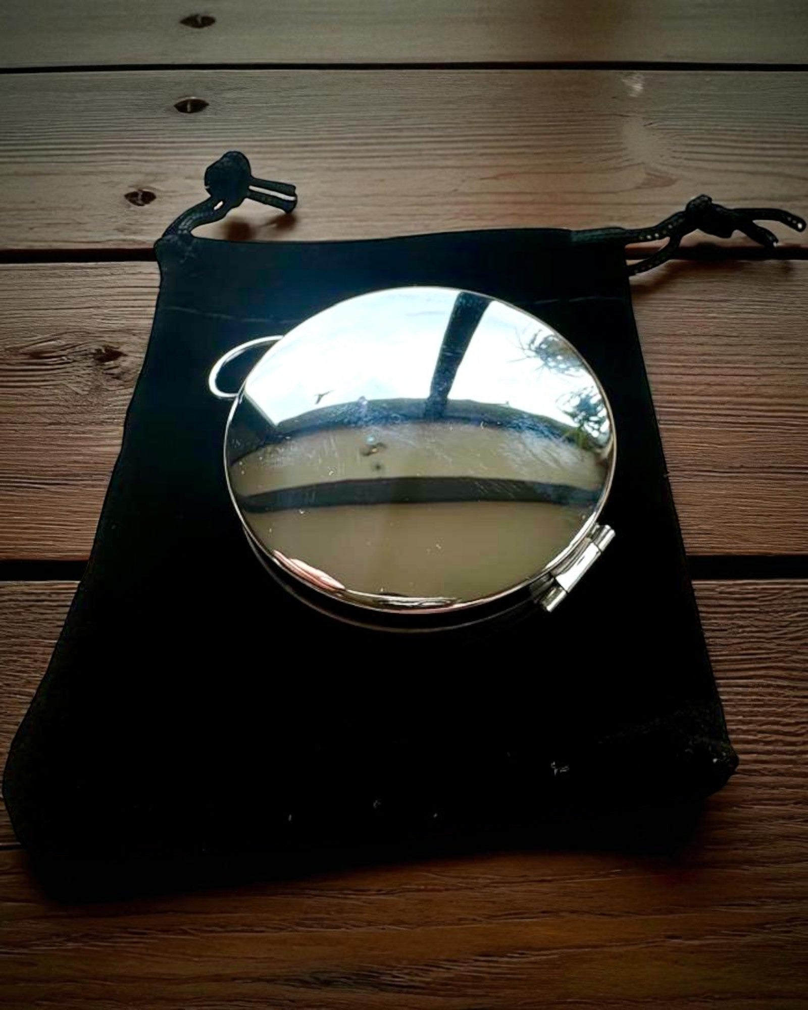 Vodotěsný Mosazný Kompas se Svítícím Efektem - Nezbytnost pro Pěší Turistiku a Kempování, personalizace gravírováním