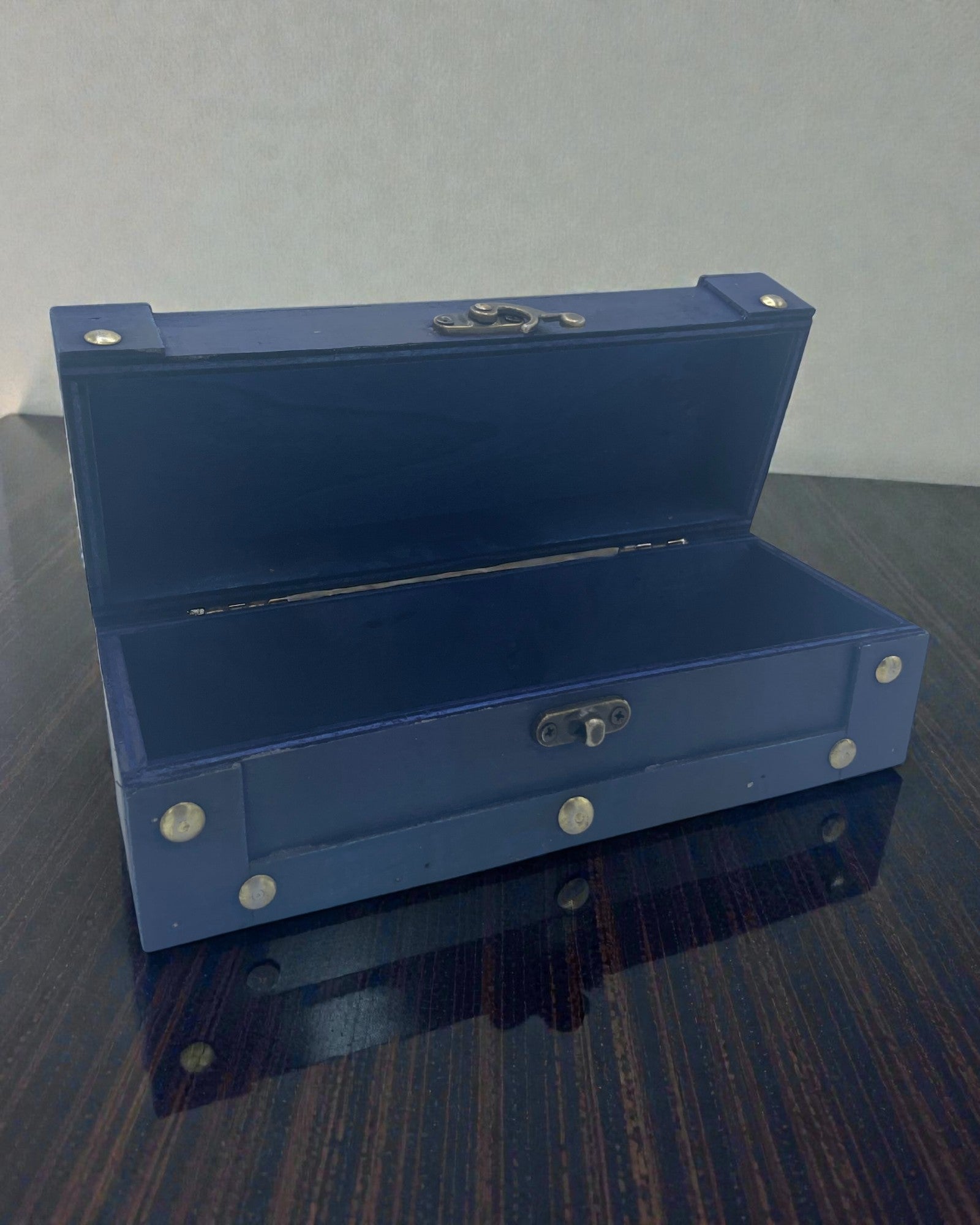 Smukła Arka Oceaniczna – Długa Skrzynka Niebieska