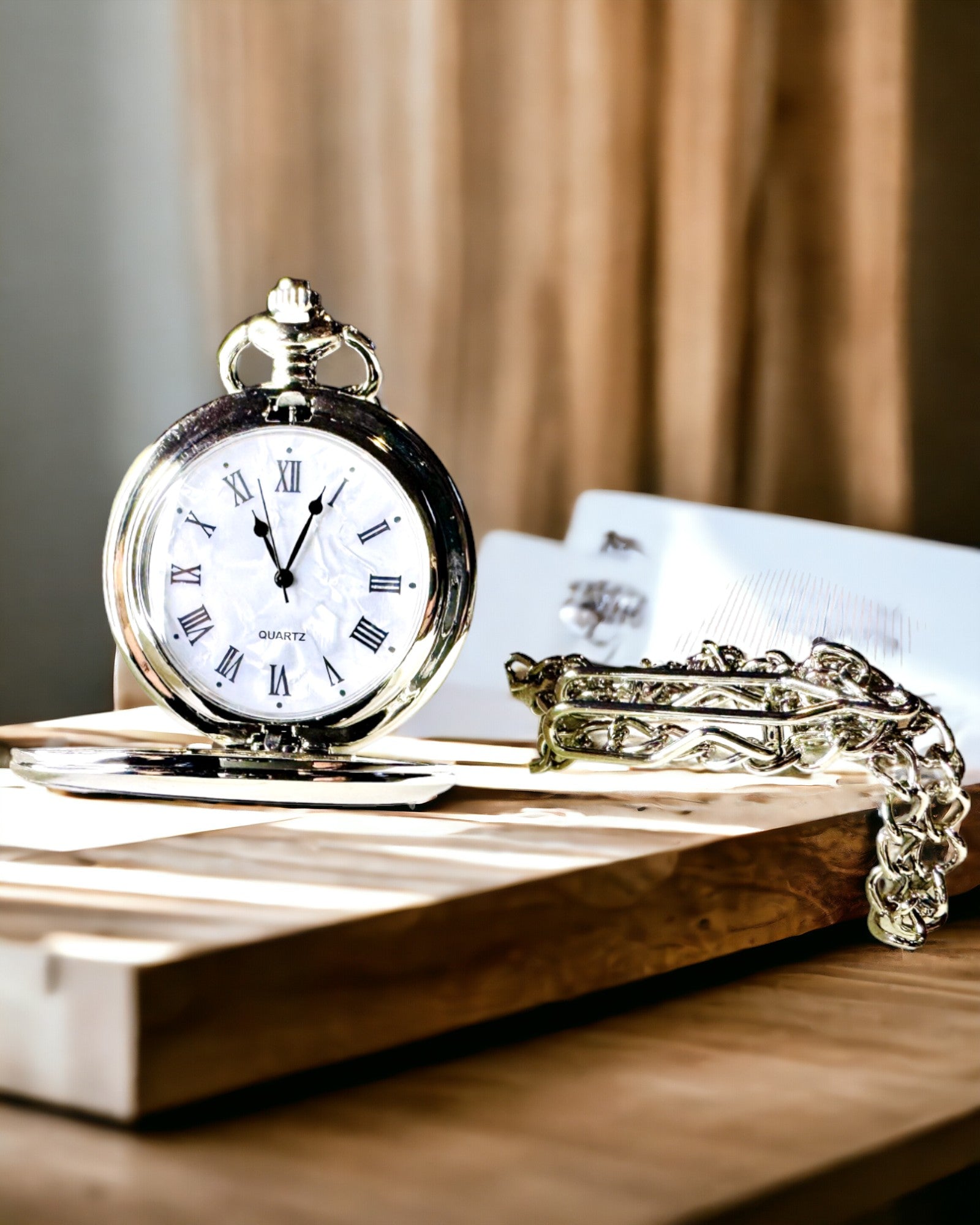 Класичний кишеньковий годинник з римськими цифрами та ланцюжком, кварцовий, сталевий блиск - сріблястий колір