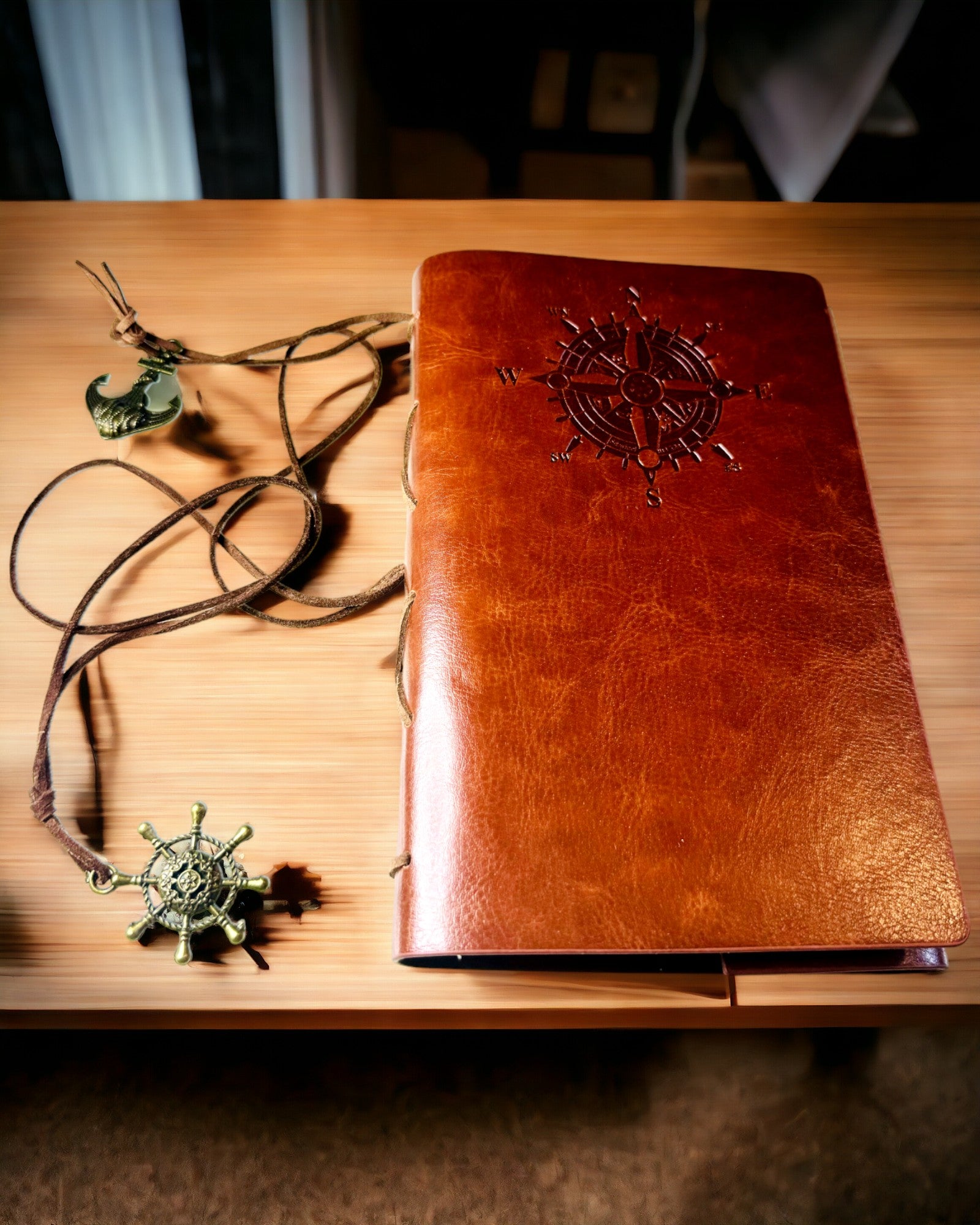 Notatnik Nautic Vintage A6 sau A7 - cu Motiv de Busolă și File cu Rulmenți - Disponibil în diferite Variante de Culoare, posibilitate de gravare