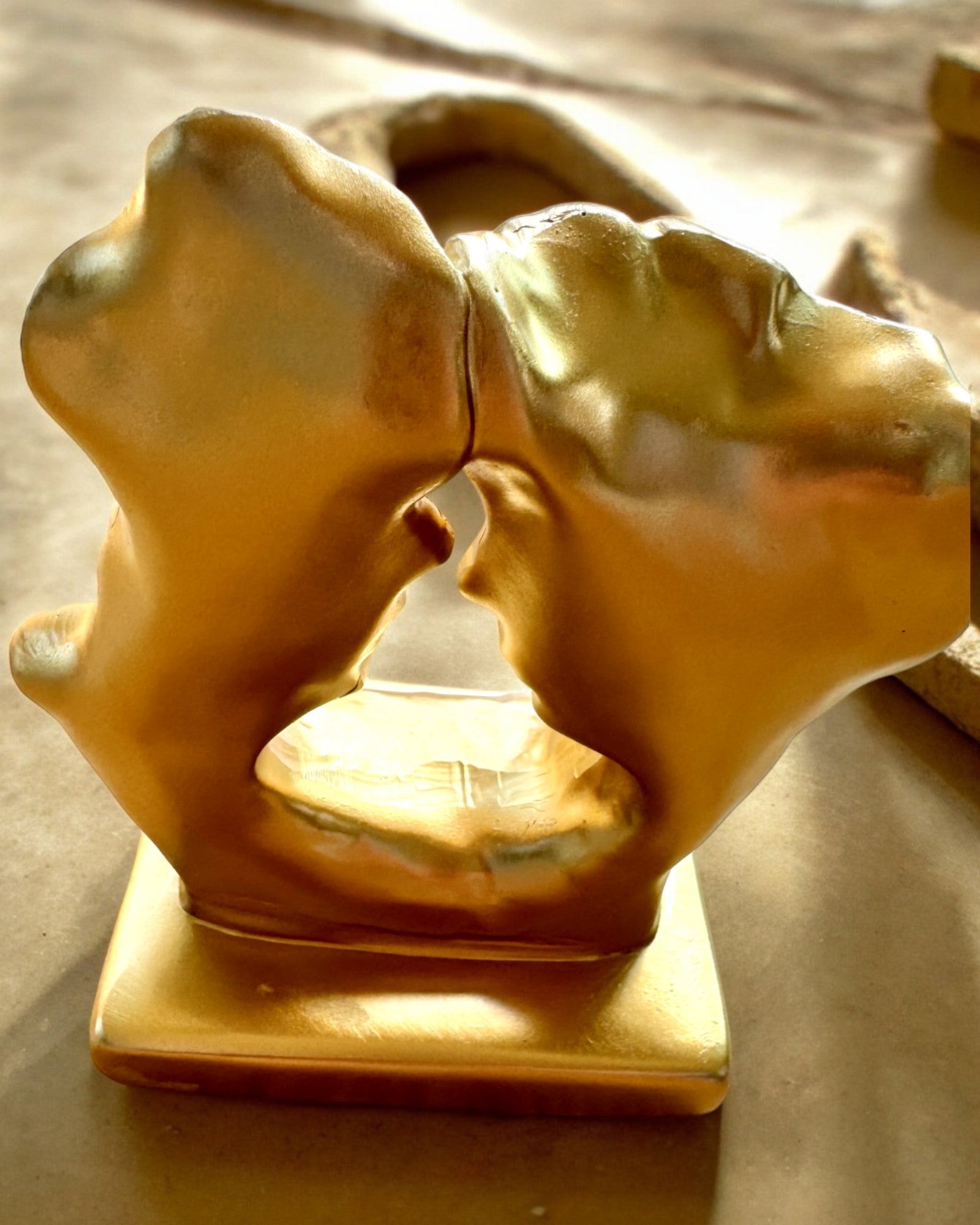 Фігурка "Золоте З'єднання" - 13,5 см висоти, Декоративна з Опцією Гравіювання