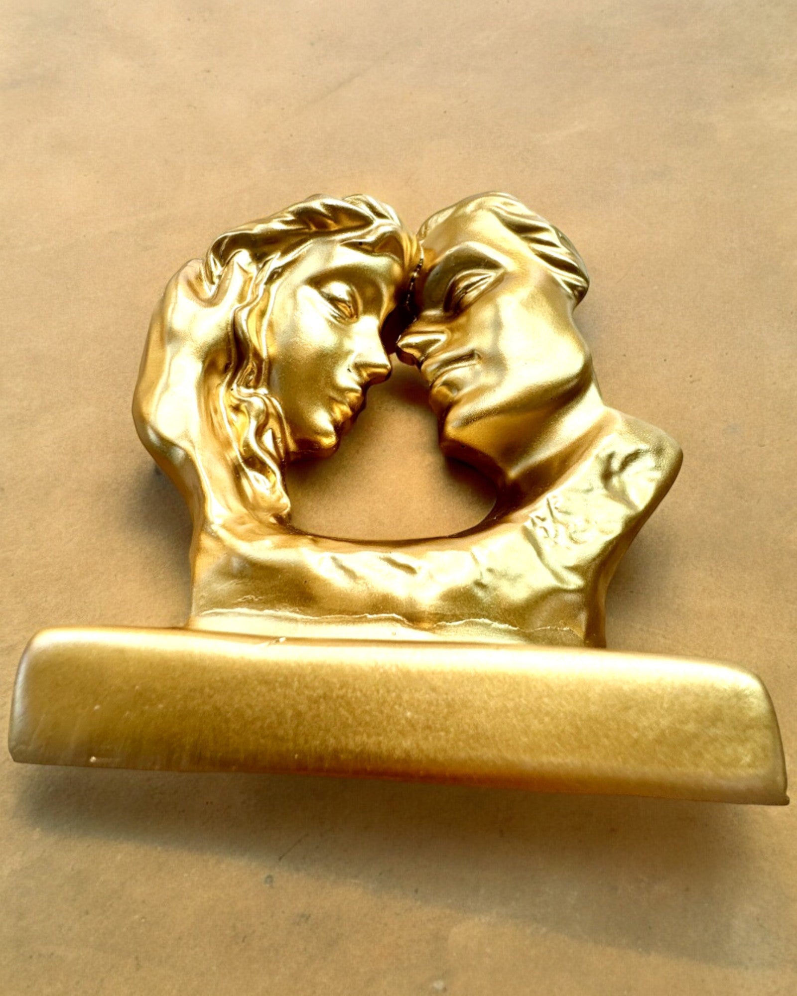 Фігурка "Золоте З'єднання" - 13,5 см висоти, Декоративна з Опцією Гравіювання