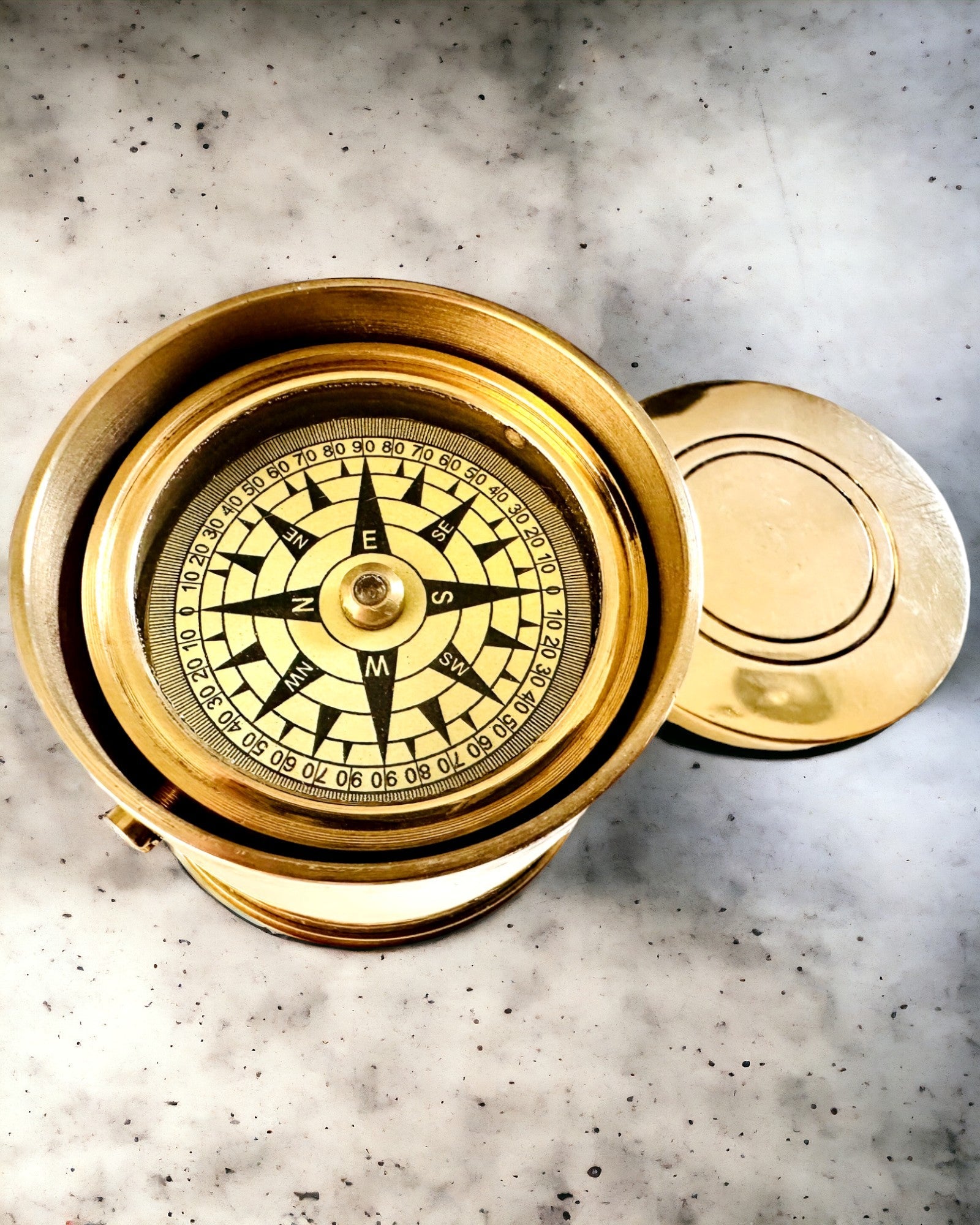 Compasul Călătorului „Toba Răsăritului” – cu posibilitatea personalizării prin gravură