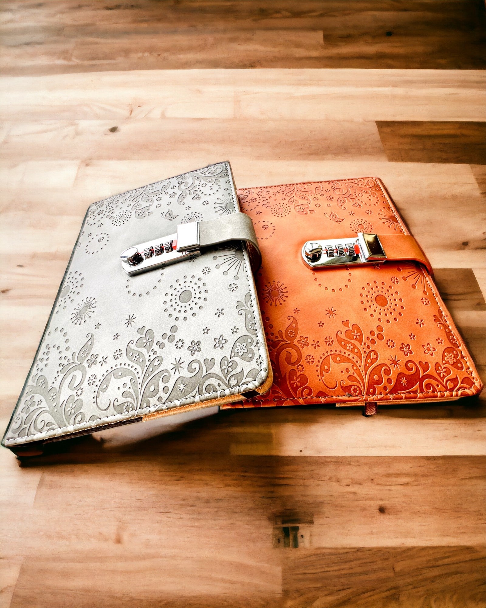 Exkluzivní zápisník, PU kůže, A5 s číselným zámkem - "Secret Journal", personalizace gravírováním