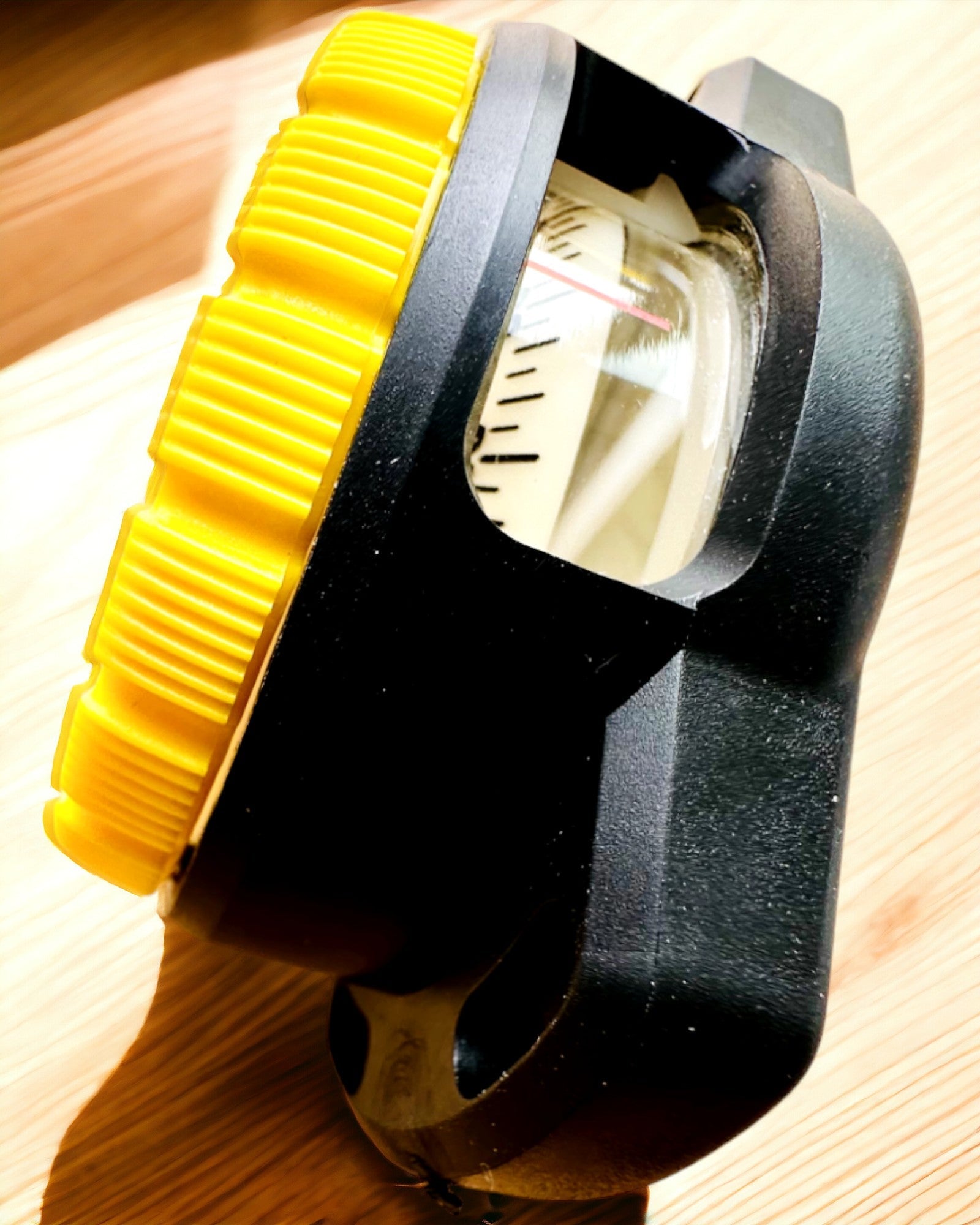 Compas de scufundare AquaGuide - compas rezistent la apă cu funcție de luminescență și curea flexibilă, posibilitate de personalizare