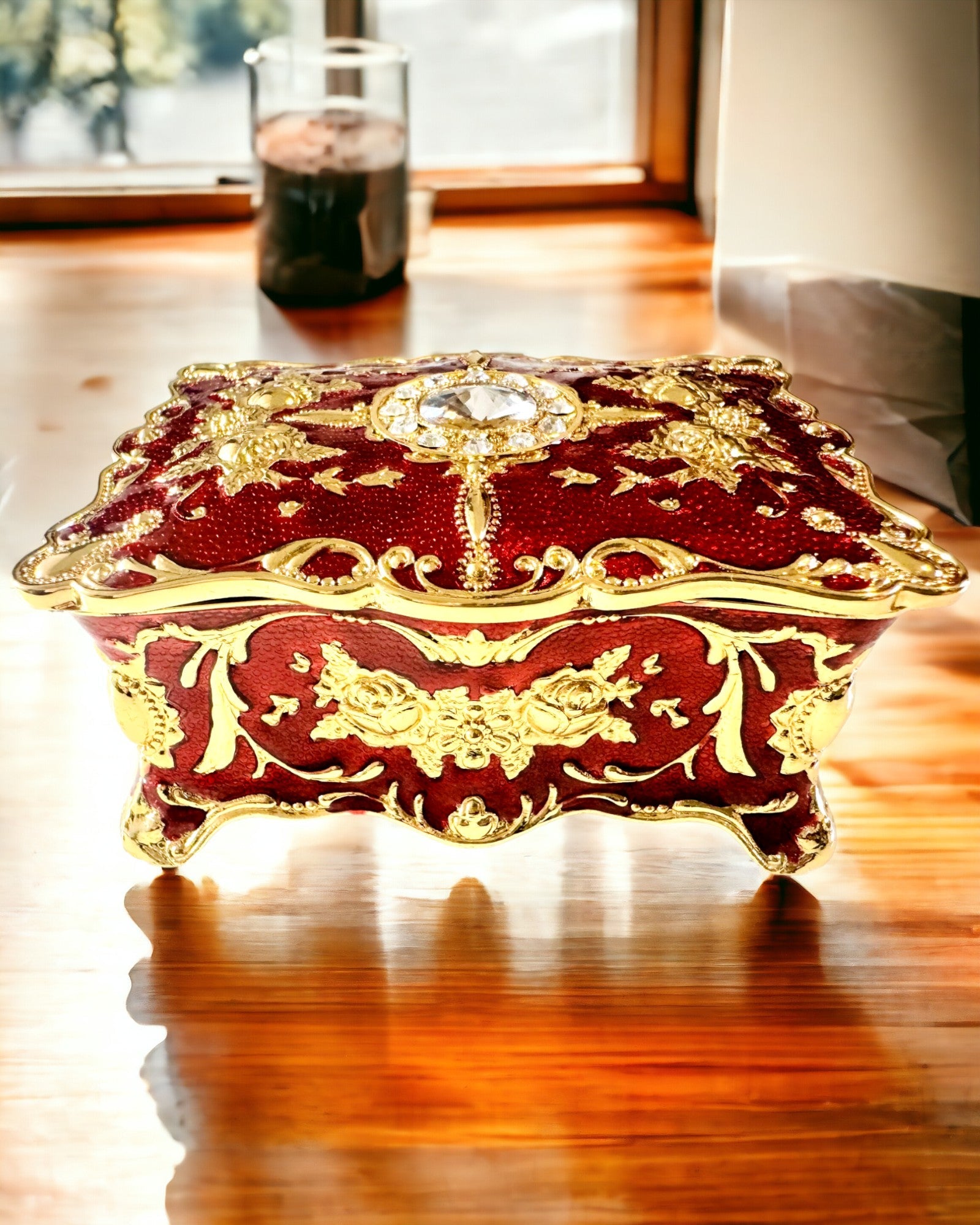 Šperkovnice, Organizér na Šperky ve Vintage Stylu – Kovová Skříňka s Ozdobnými Prvky