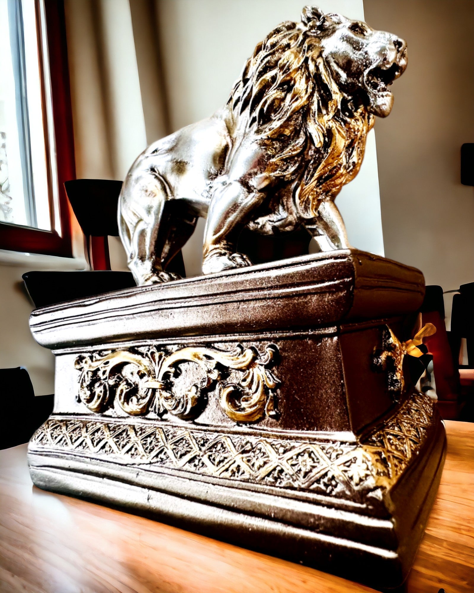 „Lwi Strażnik – Figurină cu Posibilitate de Gravare”