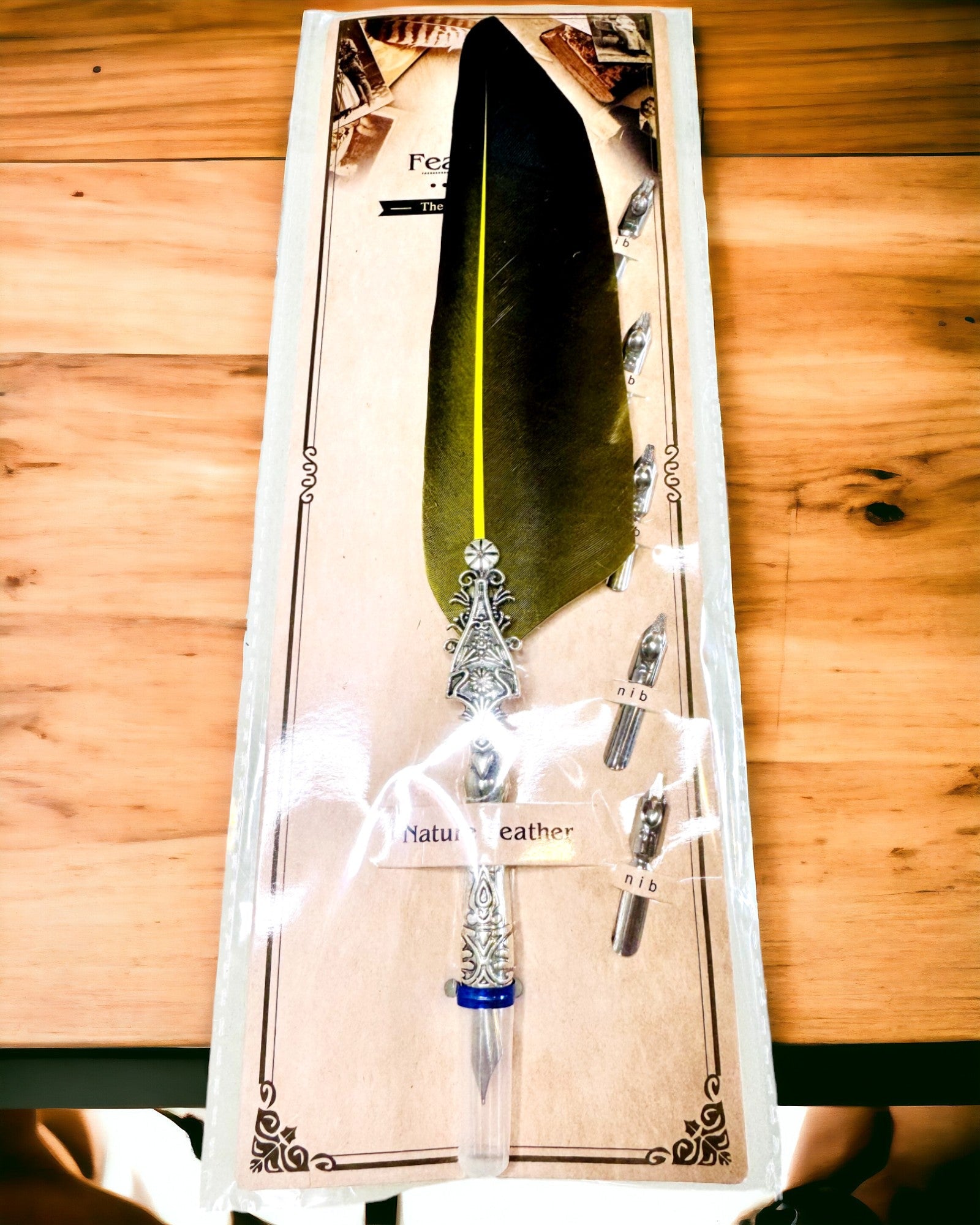 Вінтажне перо для каліграфії з натуральним гусячим пером – ідеальний подарунок на День матері або вчителя. Гравірування