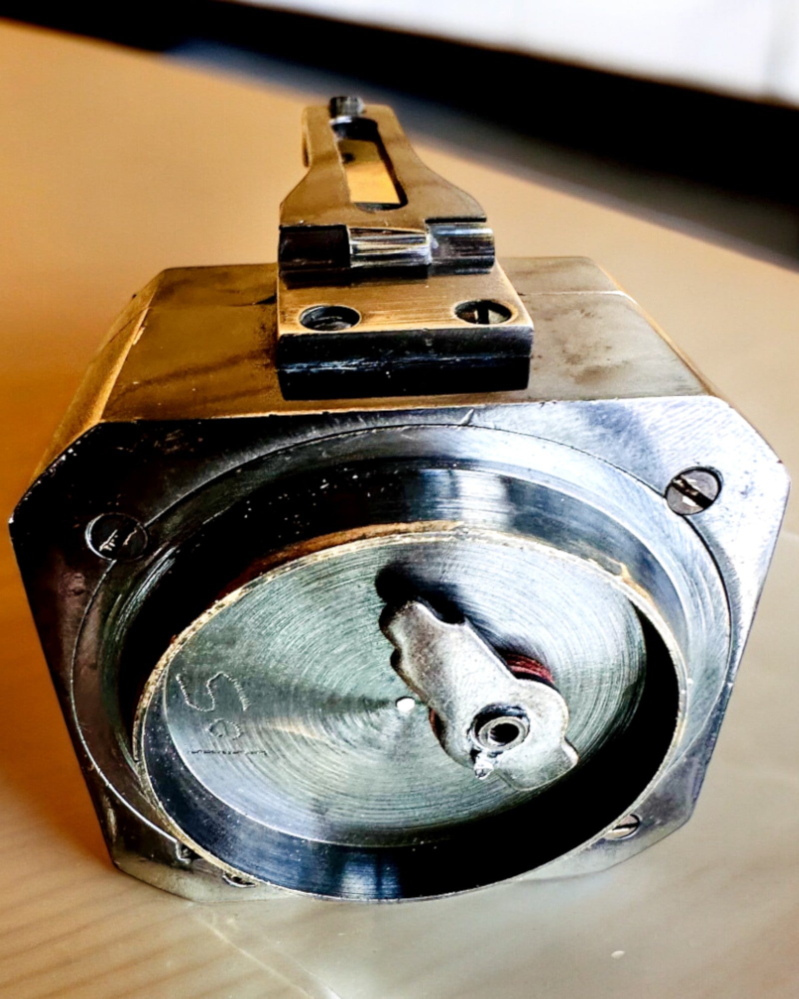 Solidní, prémiový kapitánský kompas „Navigator” - s možností personalizace gravírováním