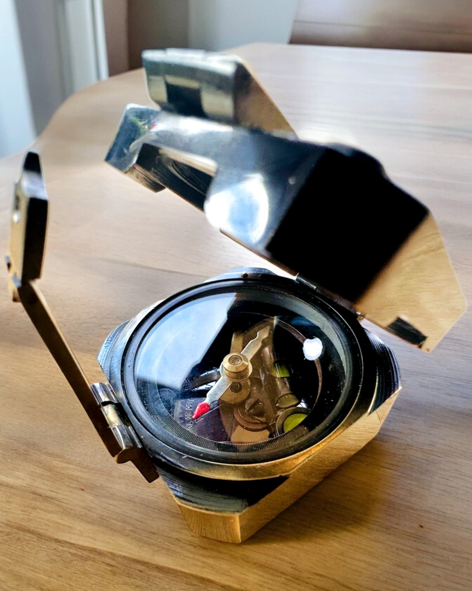 Solidní, prémiový kapitánský kompas „Navigator” - s možností personalizace gravírováním