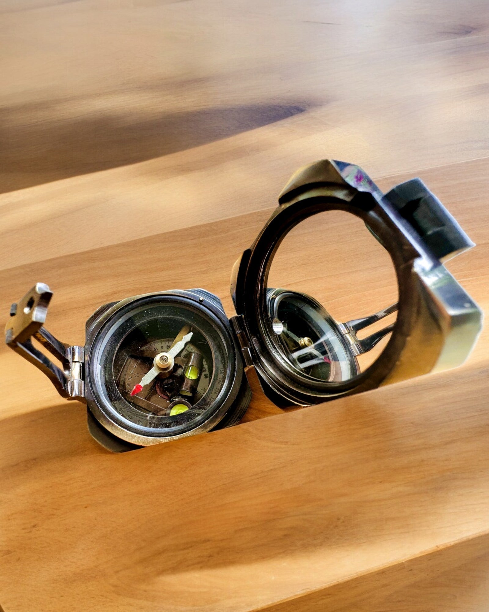 Solidní, prémiový kapitánský kompas „Navigator” - s možností personalizace gravírováním