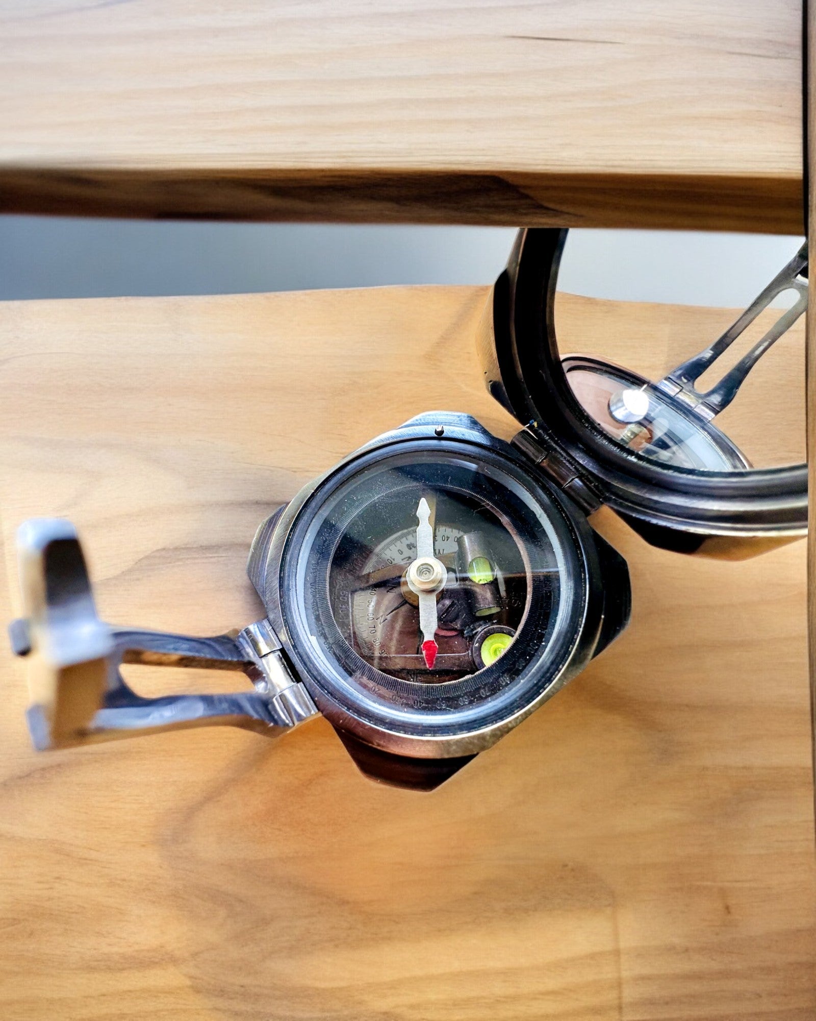 Solidní, prémiový kapitánský kompas „Navigator” - s možností personalizace gravírováním