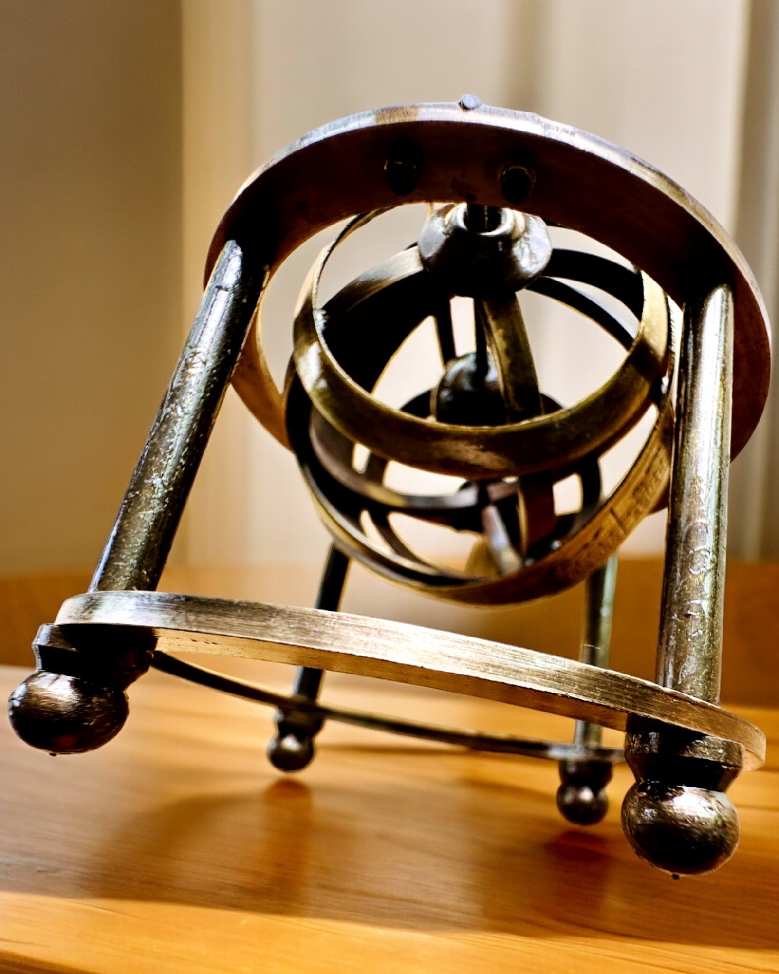 Ceas Astronomic „Armonia Cosmică” - posibilitate de personalizare cu gravură