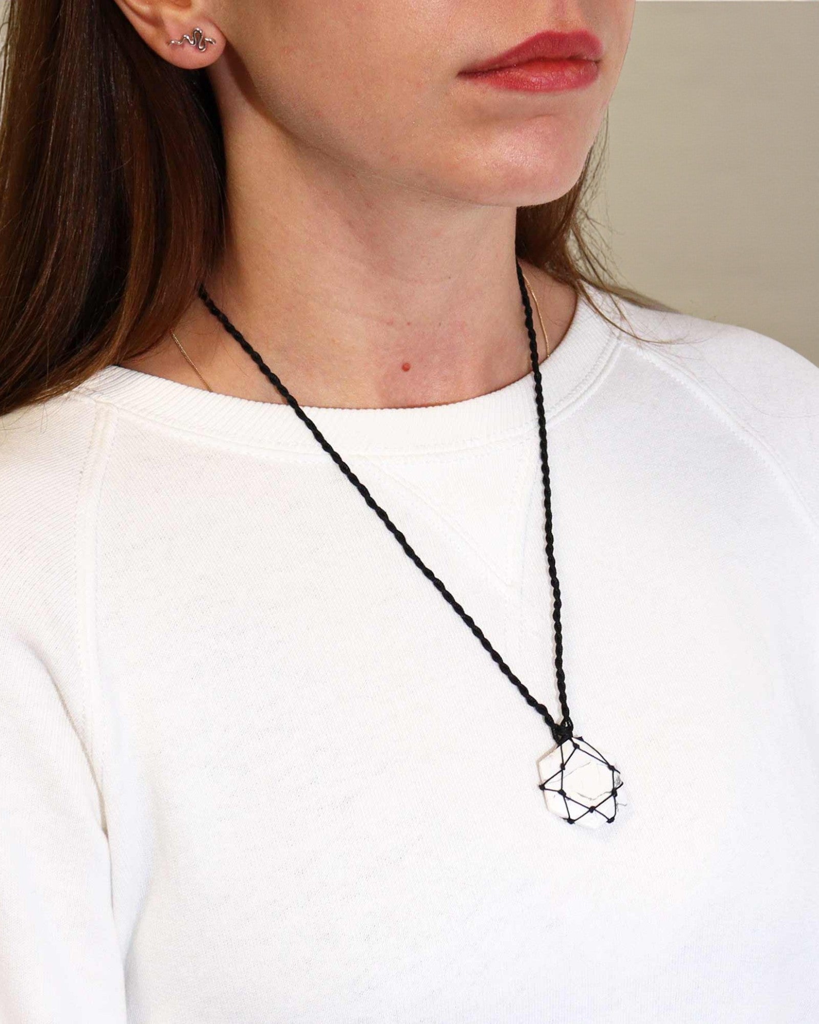 White Balance – Macramé Necklace with White Howlite