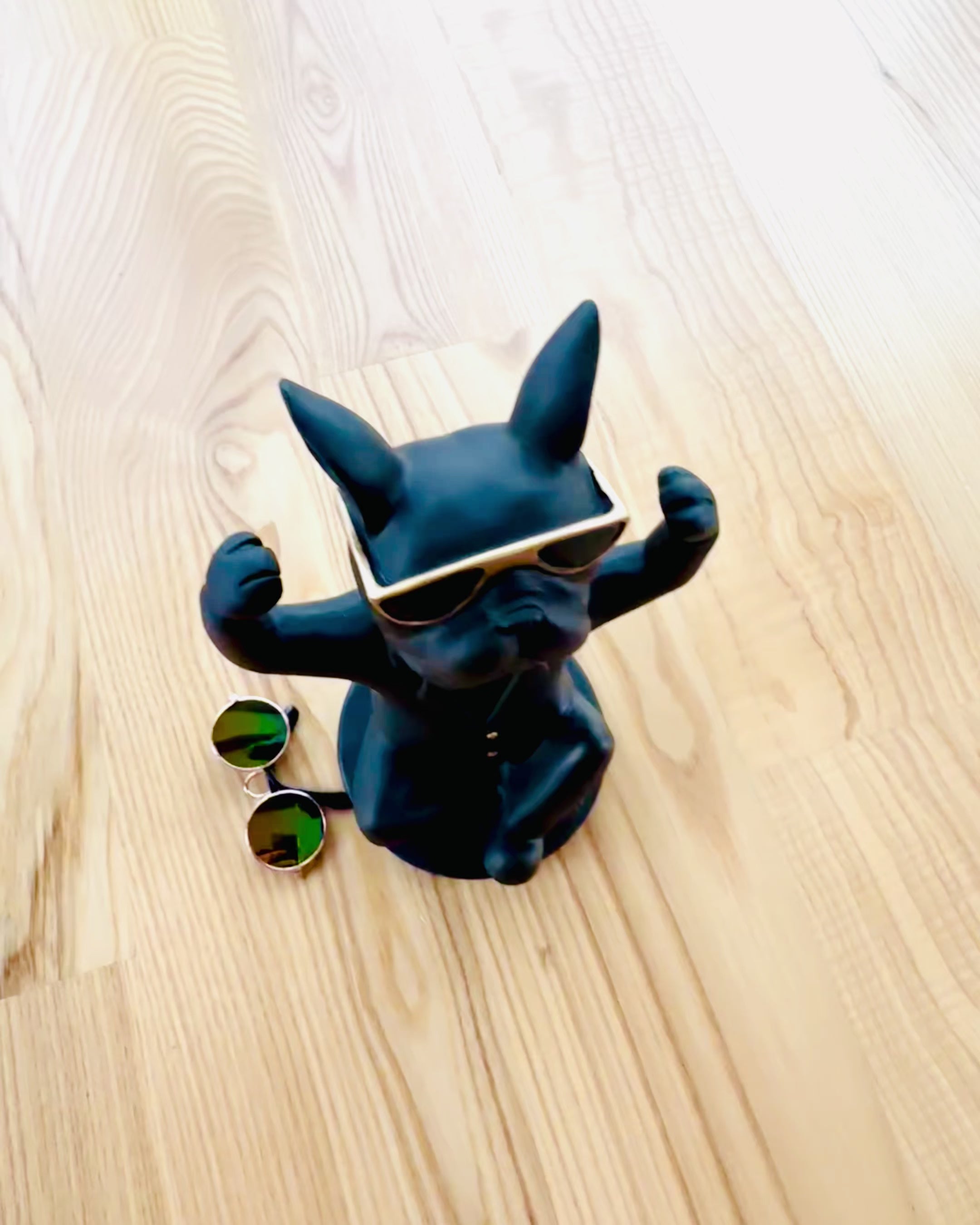 Фігурка Bulldog Elegance - Ексклюзивний тримач для келихів, можливість персоналізації гравіюванням