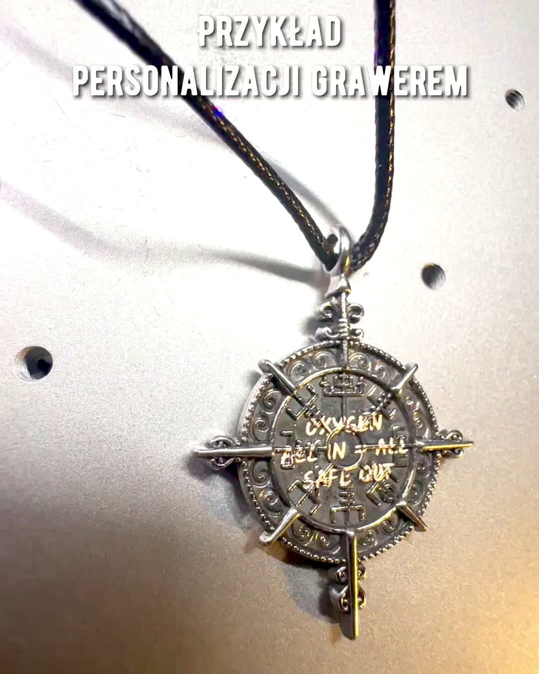Amulet Válečník Severu - Kompas Vikinga, možnost personalizace gravírováním jako dárek, 2 varianty na výběr