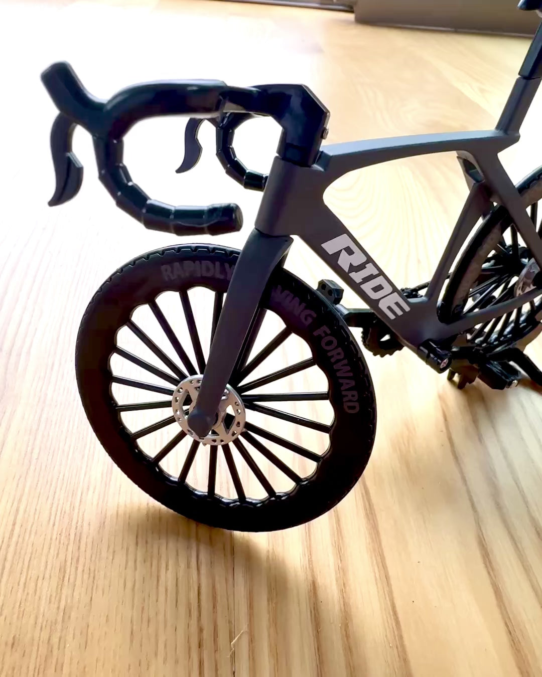 Mini Rower „Speedster” – sběratelský model s možností gravírování, 2 varianty na výběr