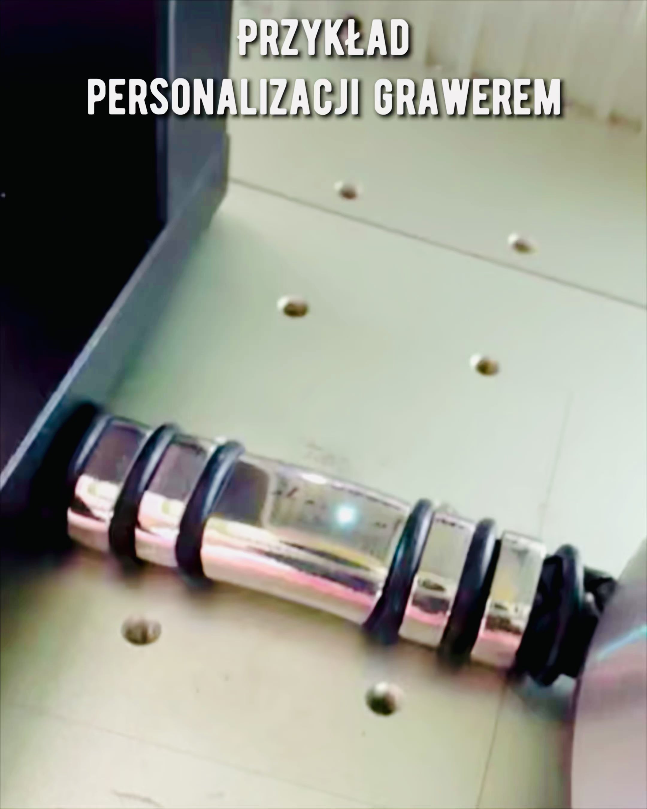 Módní Hip Hop Náramek pro Muže s Vlastním Gravírováním a Magnetickým Zapínáním – Vyberte Styl se Stříbrnými nebo Zlatými Akcenty, 22cm PU Kůže