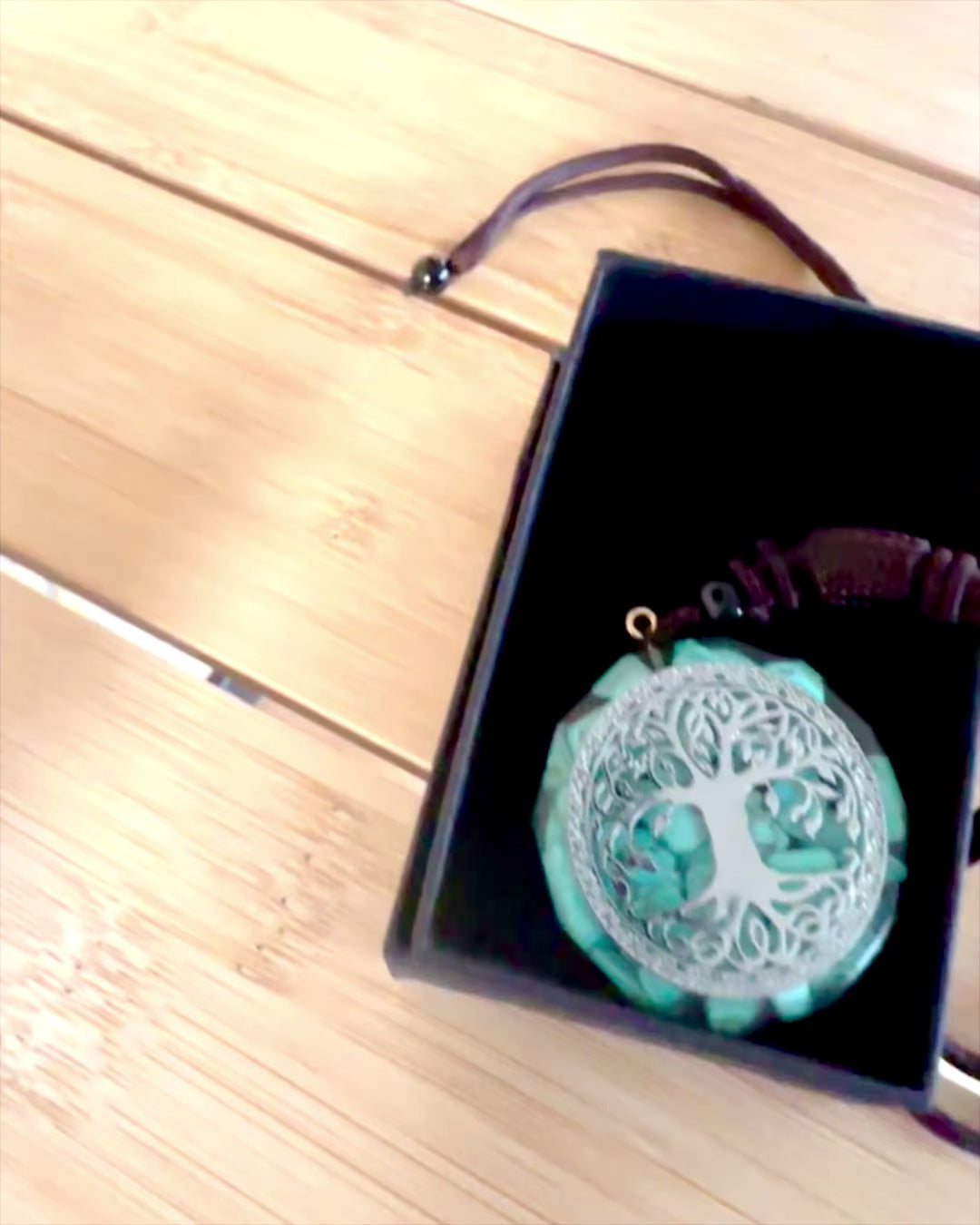Amulet "Strom života" s tyrkysem – Vaše osobní síla, náhrdelník jako dárek, personalizace gravírováním