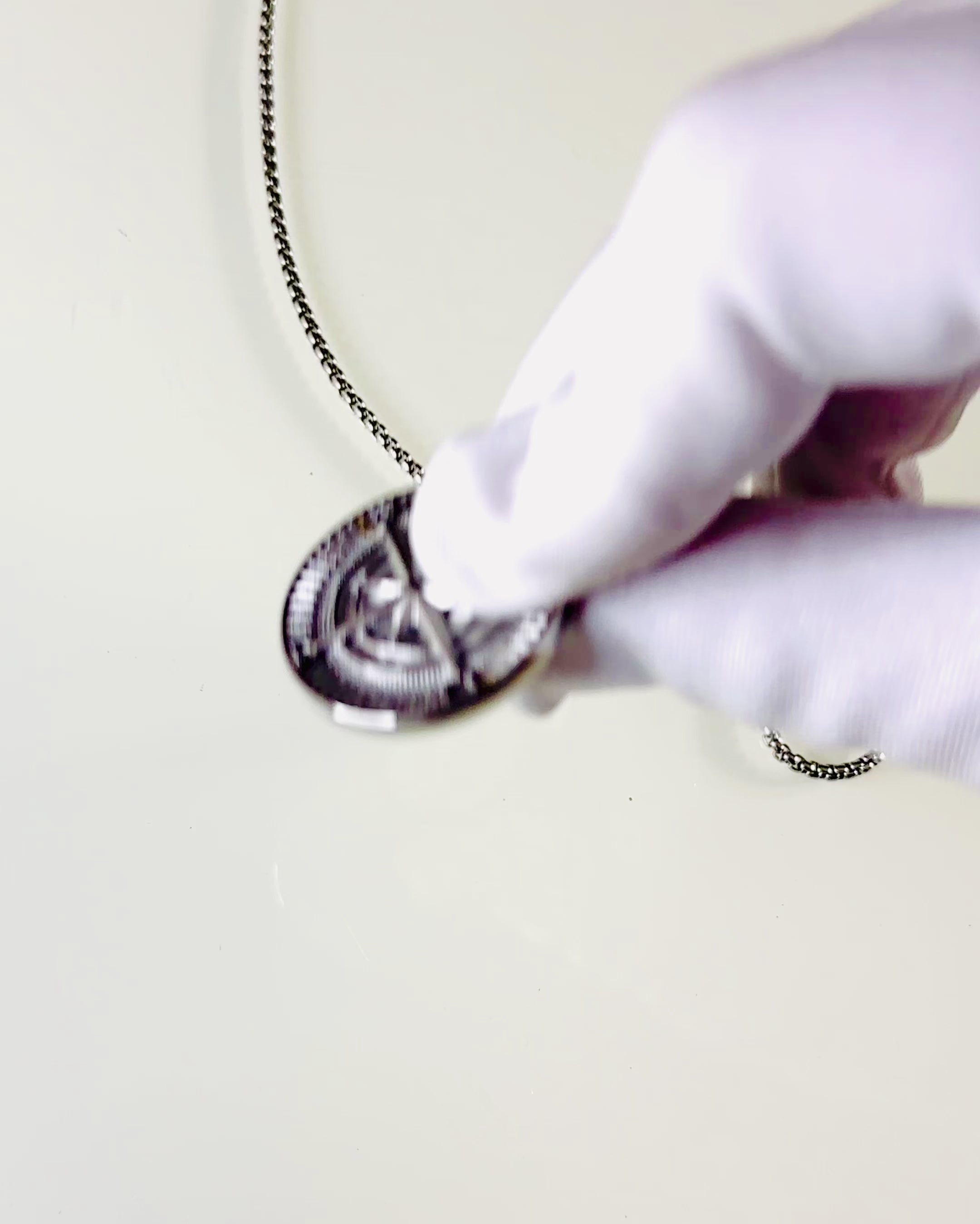 Náhrdelník s kompasem – Kované šperky z nerezové oceli pro muže a ženy ve dvou barvách, s gravírováním