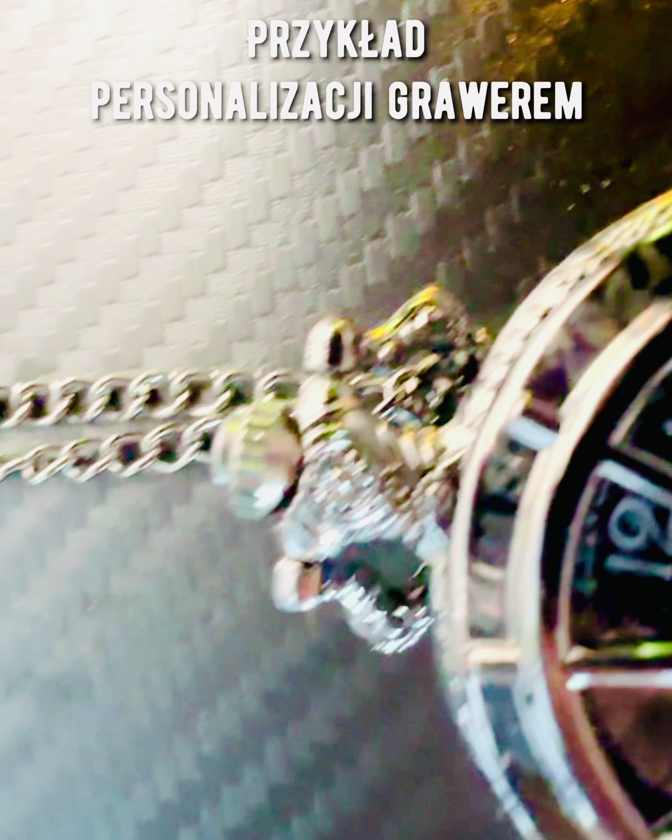Zegarek Kieszonkowy z Kompasem – Elegancki Wisiorek w Stylu Vintage z Wydrążonym Szkieletem i Czarną Tarczą, personalizacja grawerem