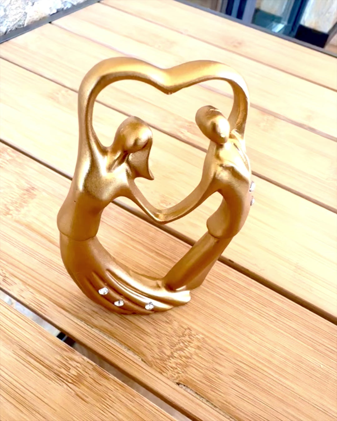 Figurka symbol lásky - „Věčná Blízkost” jako dárek, personalizace gravírováním