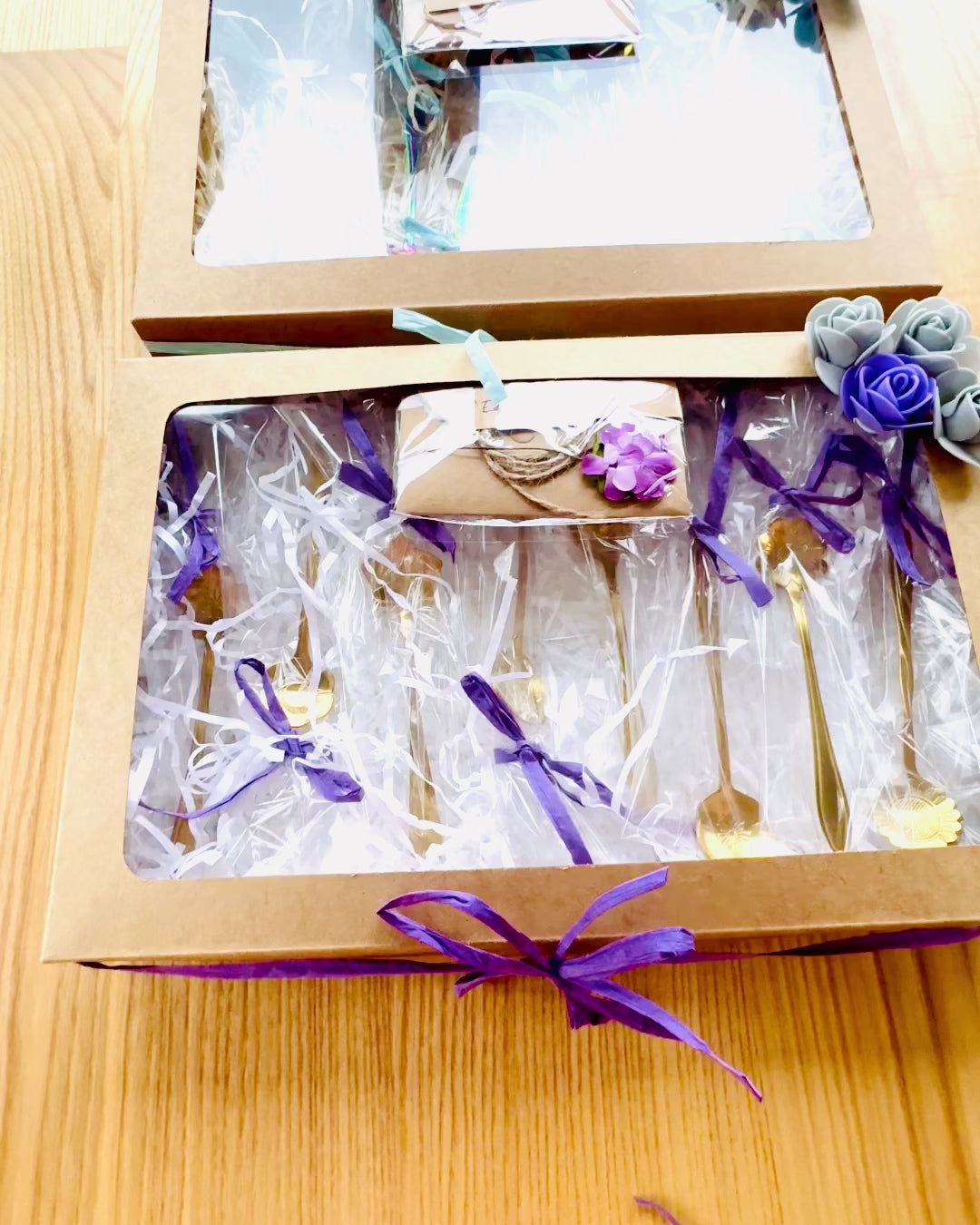 Sada lžiček "Květinová rapsodie" - personalizace gravírováním jako dárek, 2 varianty na výběr