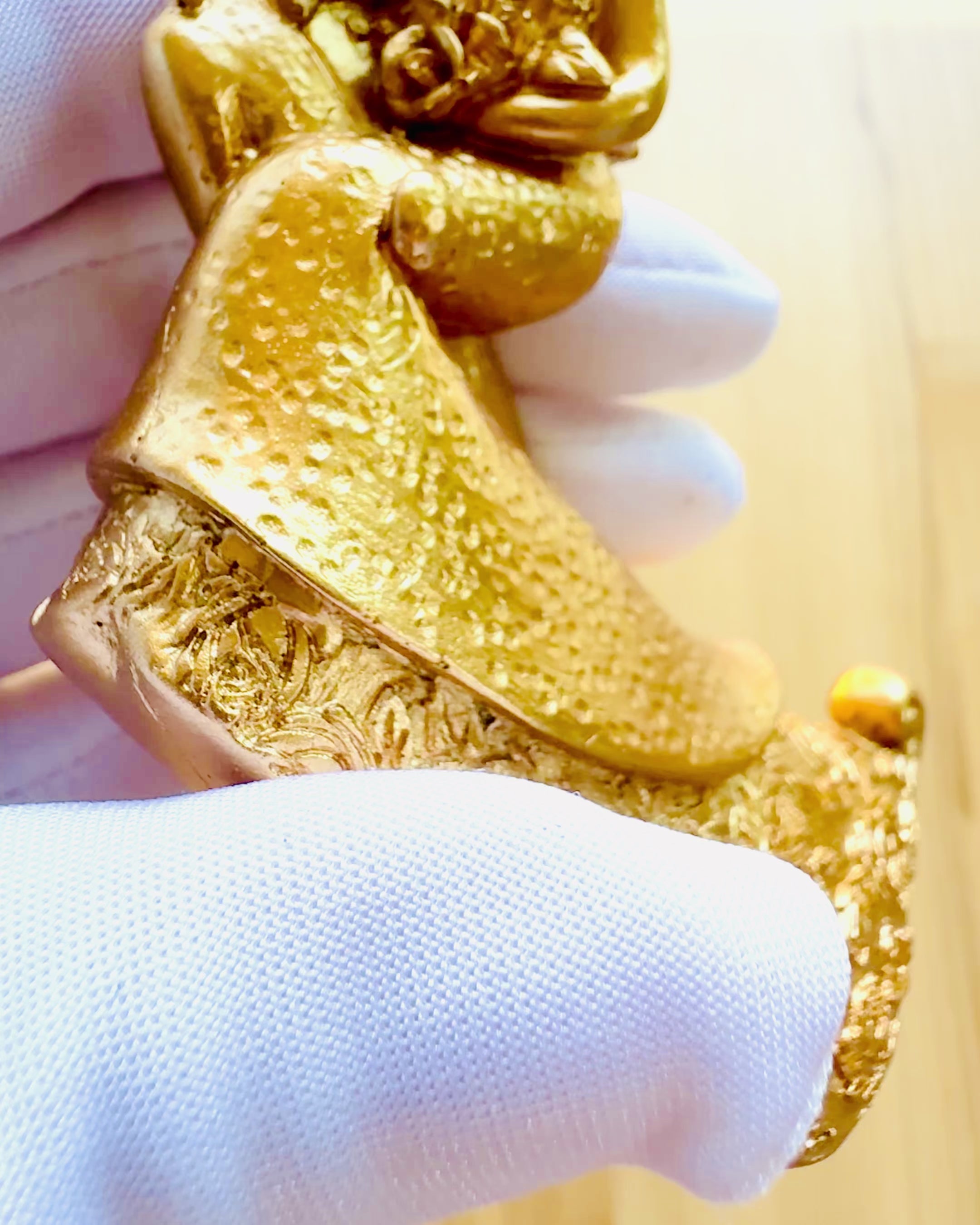 "Eternal Love" Figurine in Gold - 11 cm, Small Decorative Figurine with Engraving Option