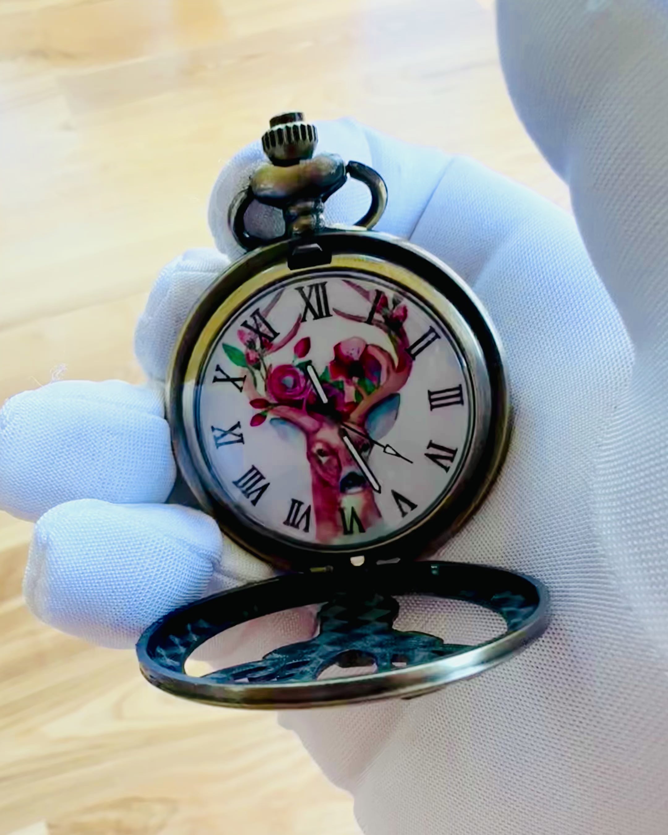Zegarek kieszonkowy Leśny Strażnik - Elegancki Zegarek z Motywem Jelenia, możliwość personalizowania grawerem