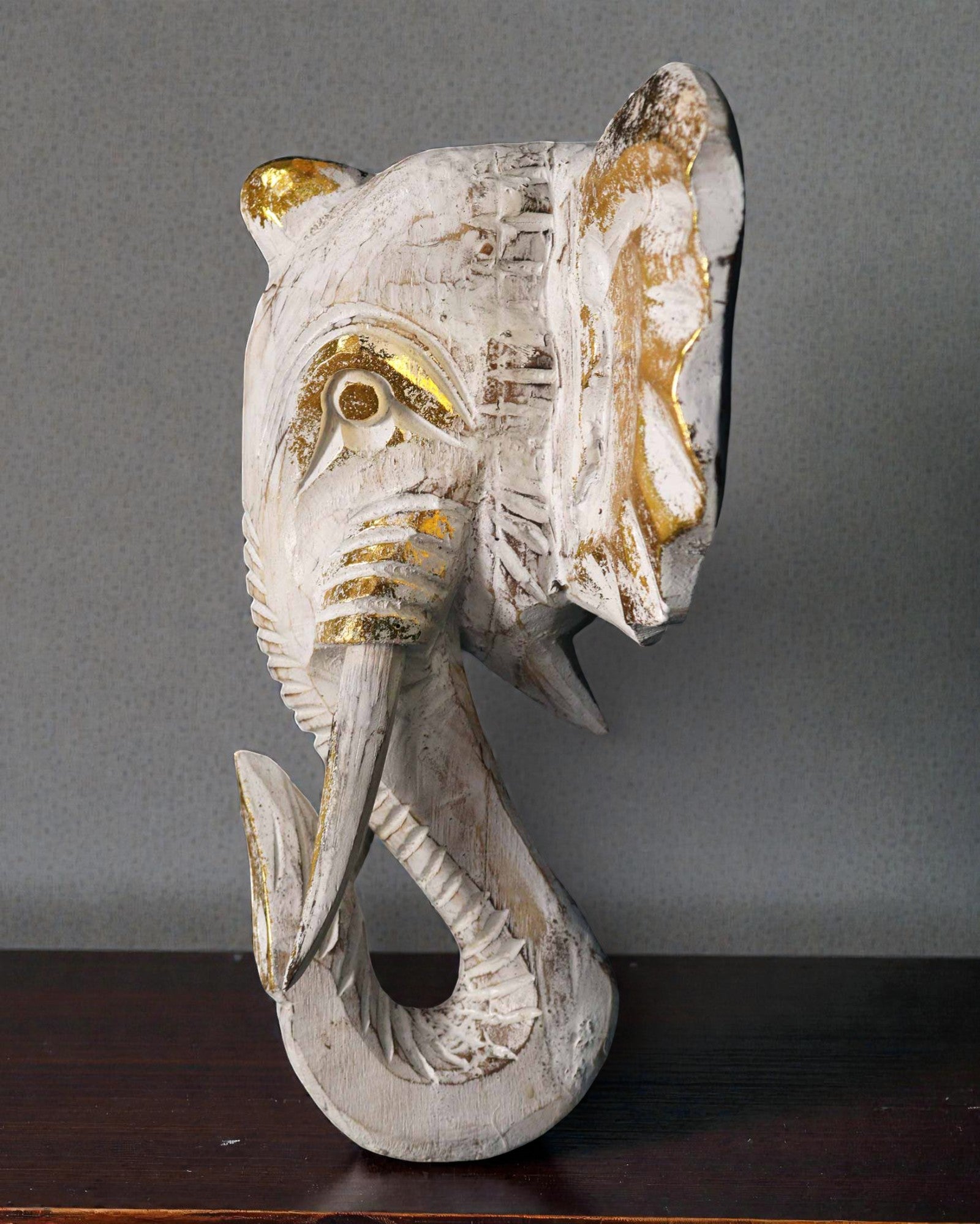 Large Elephant Head 29x26 cm – White and Gold