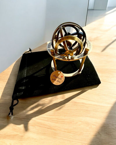 Astronomické hodiny „Kosmická harmonie“ - možnost personalizace gravírováním