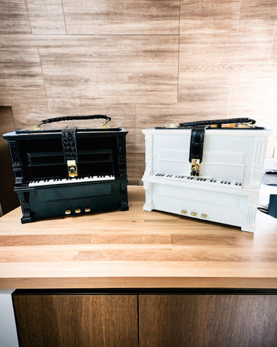 Torebka Damska “Elegancki Fortepian” w Kolorach Czarnym i Białym