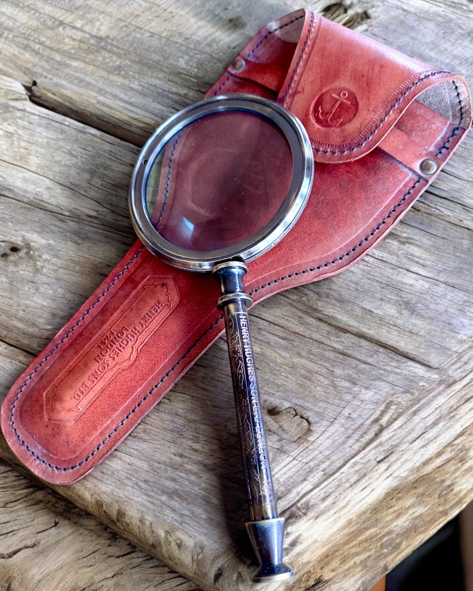 Lupa Mosiężna „Navigator 1941” z Etui Skórzanym – Ręcznie Wykonana, Premium, możliwość personalizacji na prezent