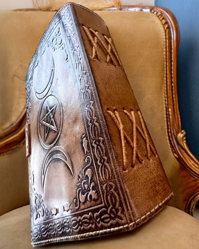 Преміум Щоденник, Античний візерунок, Шкіряний Нотатник "Магічна Хроніка" 200 сторінок, 2 варіанти на вибір, персоналізація гравіюванням