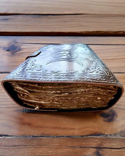 Преміум Щоденник, Античний візерунок, Шкіряний Нотатник "Магічна Хроніка" 200 сторінок, 2 варіанти на вибір, персоналізація гравіюванням