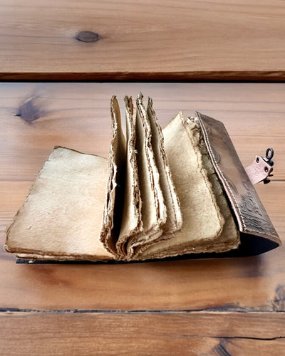 Преміум Щоденник, Античний візерунок, Шкіряний Нотатник "Магічна Хроніка" 200 сторінок, 2 варіанти на вибір, персоналізація гравіюванням