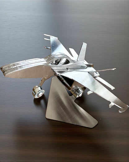 Model Metalic de Avion de Vânătoare „SkyRaptor” – oțel inoxidabil, gravură personalizată pentru cadou