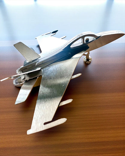 Model Metalic de Avion de Vânătoare „SkyRaptor” – oțel inoxidabil, gravură personalizată pentru cadou