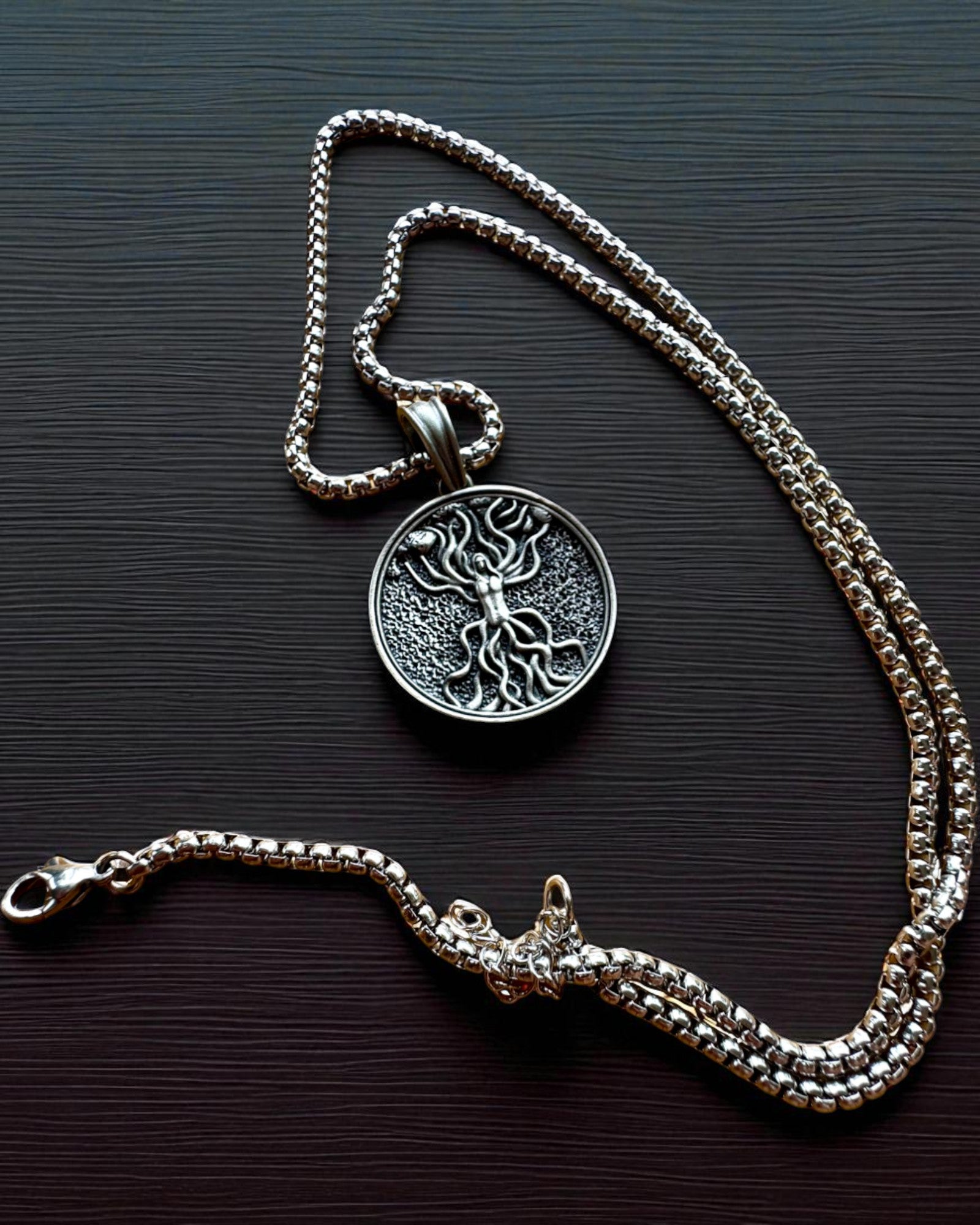 Amuletul Arborele Vieții cu Posibilitate de Gravare - colierul „Vitalitatea Naturii”, personalizare
