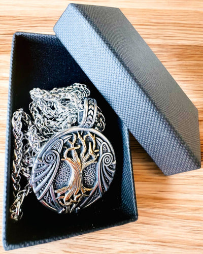 Náhrdelník "Strom života" z nerezové oceli s personalizací, se symbolem Aegishjalmur (Helm hrůzy)