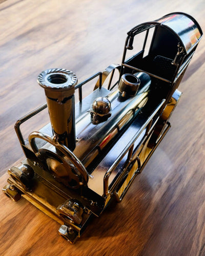 Lokomotiva ze železa „Retro Express“ – dekorace, model, ručně vyrobená s možností gravírování jako dárek