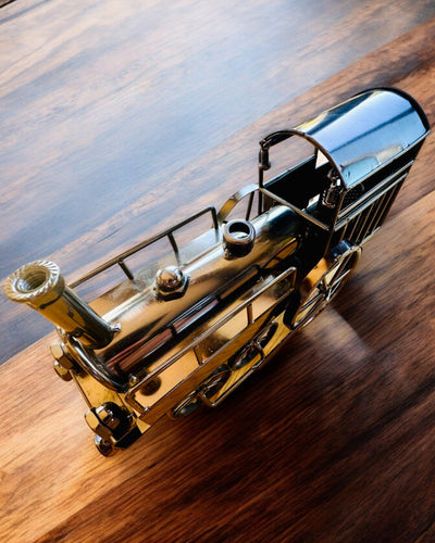 Lokomotiva ze železa „Retro Express“ – dekorace, model, ručně vyrobená s možností gravírování jako dárek