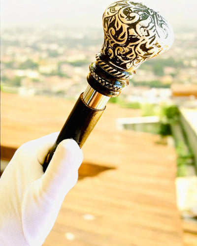 Baston de plimbare "Bastonul Majestății" din lemn, lucrat manual, posibilitate de gravare, 2 variante disponibile